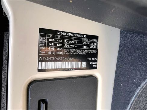 Used 2025 Mercedes-Benz Sprinter 2500 image 38