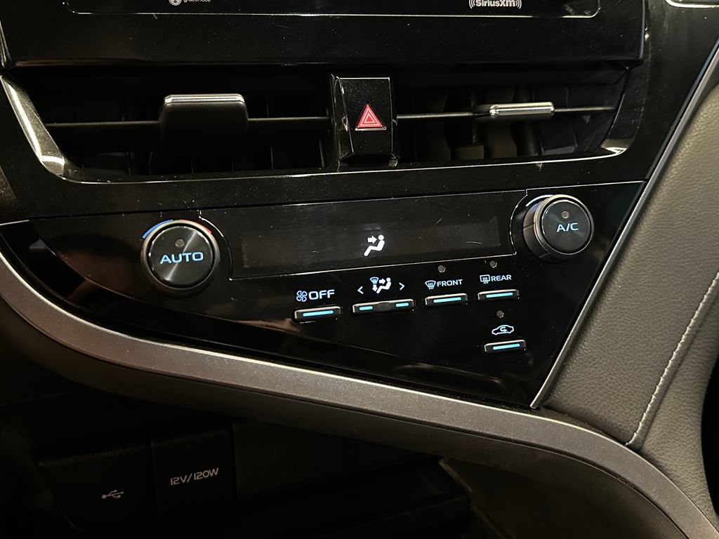 Used 2021 Toyota Camry SE FWD image 15