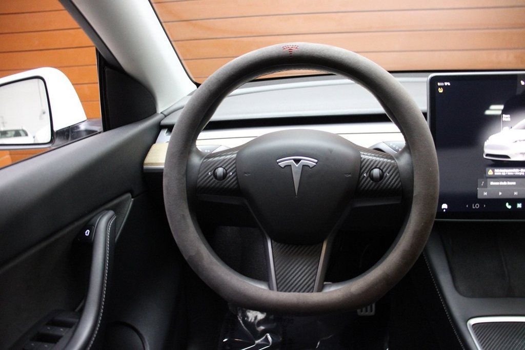 Used 2022 Tesla Model Y Performance AWD/4WD image 36
