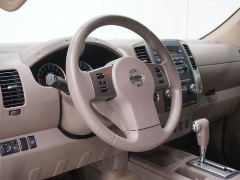 Used 2012 Nissan Frontier SL RWD image 9