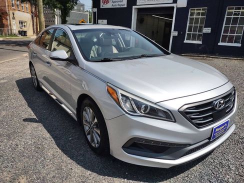 Used 2017 Hyundai Sonata Limited w/ Ultimate Package 04 FWD image 4