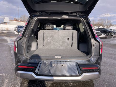 Certified 2024 Kia EV9 Land image 11