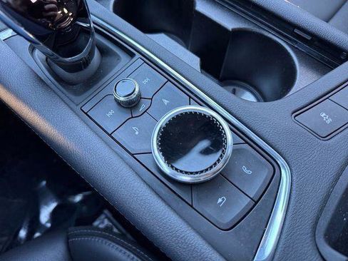 Used 2023 Cadillac XT6 Sport w/ Technology Package image 27