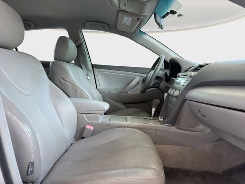 Used 2011 Toyota Camry LE w/ LE Extra-Value Pkg FWD image 18