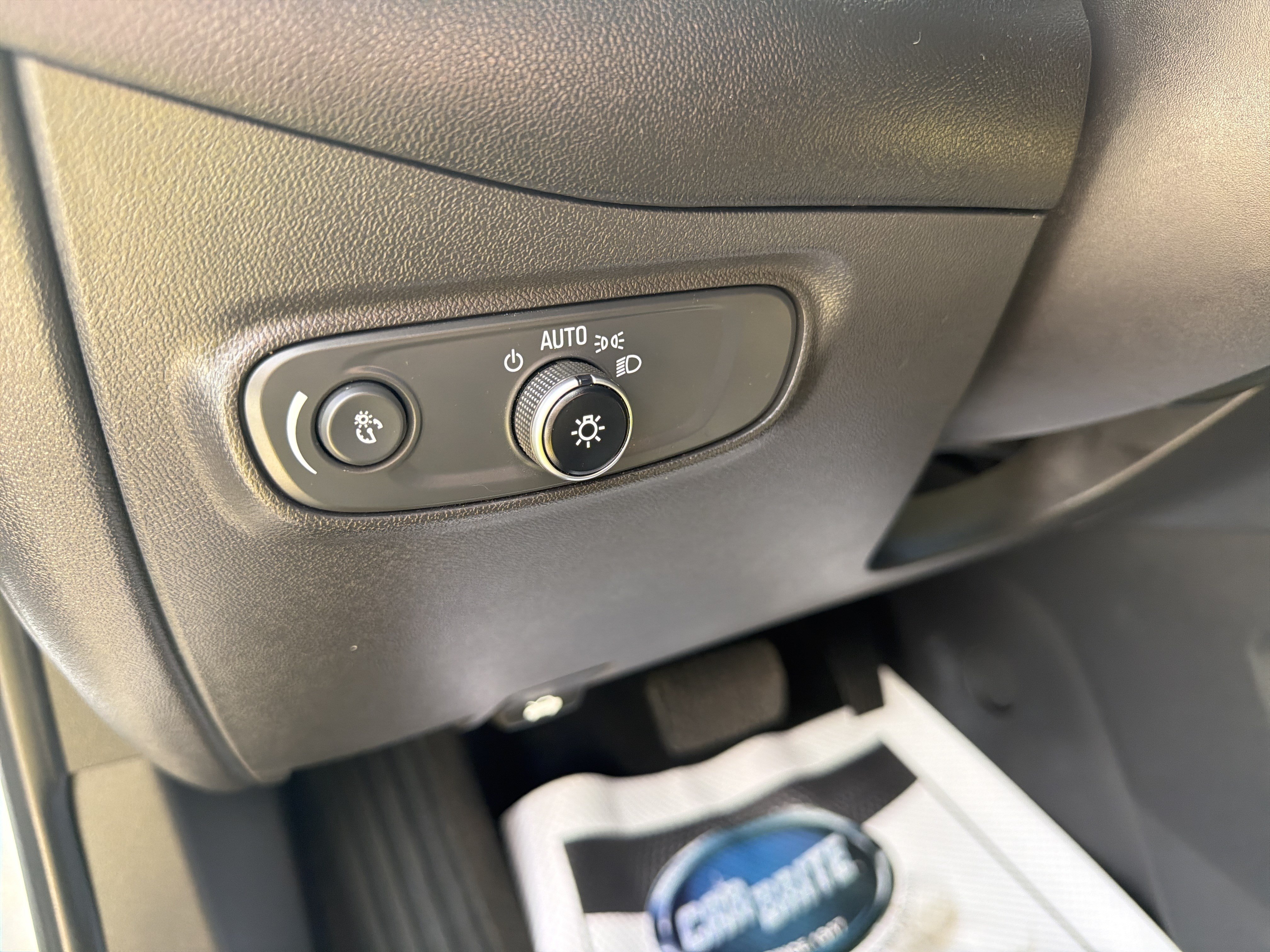 Used 2023 Chevrolet Equinox RS w/ RS Leather Package FWD image 13