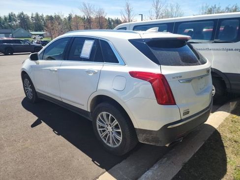 Used 2017 Cadillac XT5 Luxury AWD/4WD image 2