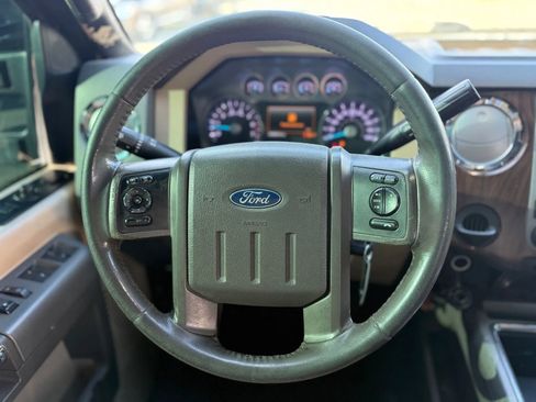 Used 2011 Ford F250 Lariat w/ Lariat Interior Pkg RWD image 25