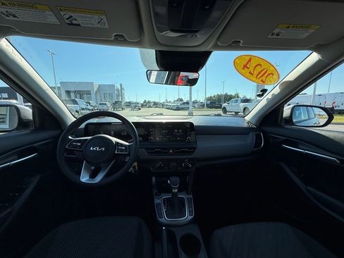 Used 2024 Kia Seltos LX image 20