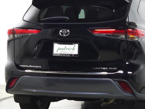 Used 2023 Toyota Highlander Limited AWD/4WD image 9