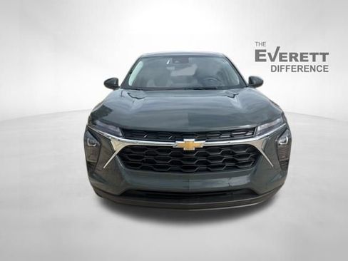 New 2026 Chevrolet Trax LS w/ LS Convenience Package FWD image 2