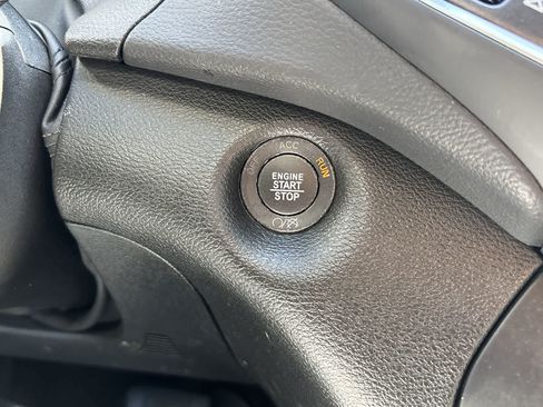Used 2022 Jeep Cherokee Trailhawk AWD/4WD image 26