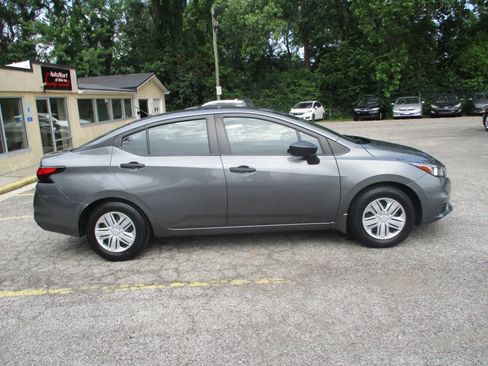 Used 2021 Nissan Versa S FWD image 10
