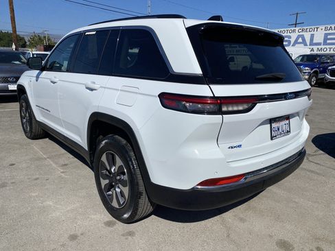 Used 2023 Jeep Grand Cherokee 4WD 4xe w/ Luxury Tech Group II image 16