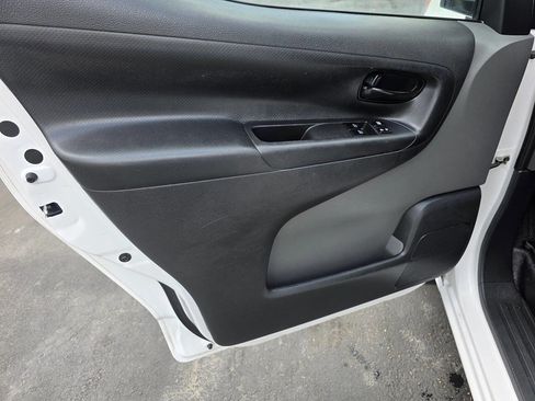 Used 2019 Nissan NV200 SV w/ Back Door Glass Package image 22
