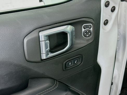 Used 2022 Jeep Wrangler Sahara w/ Cold Weather Group image 15