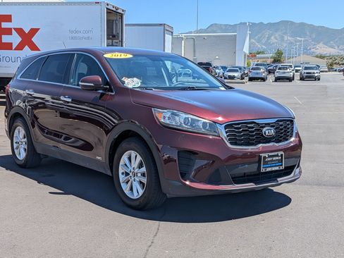 Used 2019 Kia Sorento AWD V6 image 7