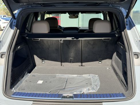 Certified 2026 Porsche Cayenne AWD/4WD image 13