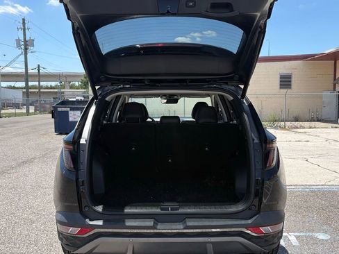 Used 2023 Hyundai Tucson Limited FWD image 13