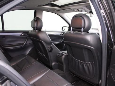 Used 2005 Mercedes-Benz C 230 Sedan image 23