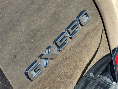 Used 2024 Lexus GX 550 w/ Accessory Package (Z1) AWD/4WD image 18
