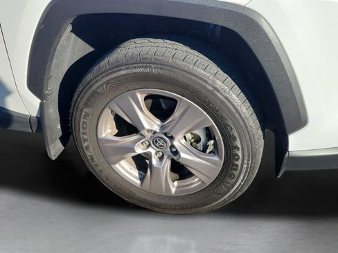 Used 2024 Toyota RAV4 XLE w/ Convenience Package FWD image 13