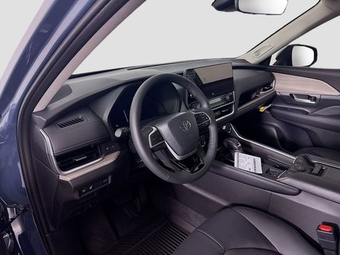 New 2026 Toyota Grand Highlander Limited image 9