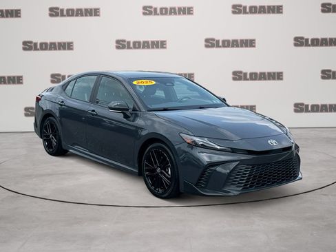 Used 2025 Toyota Camry SE FWD image 7