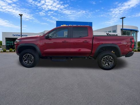 Used 2024 Chevrolet Colorado ZR2 w/ ZR2 Convenience Package III AWD/4WD image 4