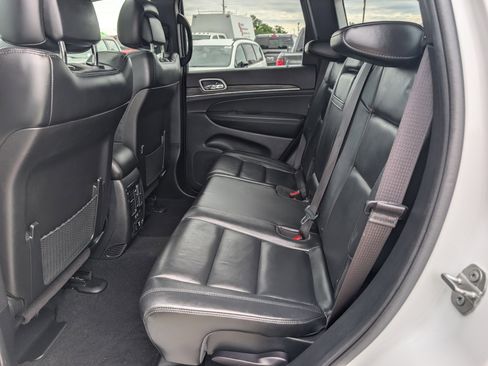 Used 2021 Jeep Grand Cherokee Limited AWD/4WD image 15