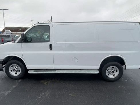 Used 2024 GMC Savana 2500 Work Van w/ Driver Convenience Package image 5