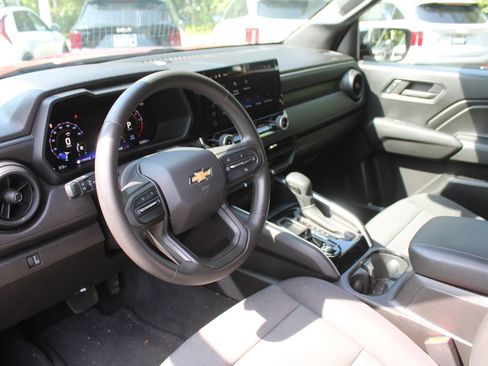 Used 2024 Chevrolet Colorado W/T w/ Technology Package RWD image 24