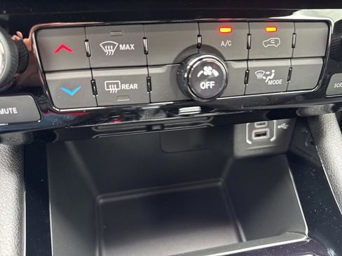 New 2026 Jeep Compass Latitude image 13