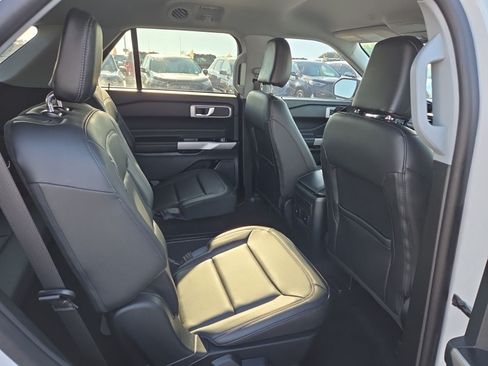 Used 2024 Ford Explorer XLT w/ Equipment Group 202A AWD/4WD image 16