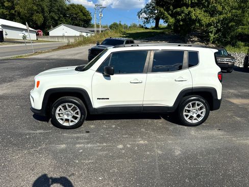 Used 2022 Jeep Renegade Latitude image 2