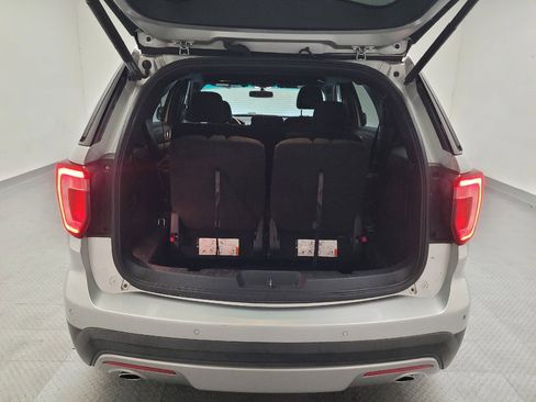 Used 2016 Ford Explorer XLT w/ Equipment Group 201A FWD image 29