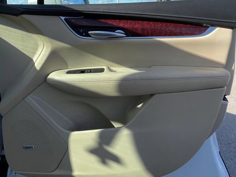 Used 2019 Cadillac XT5 Luxury FWD image 34