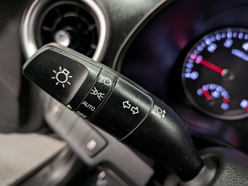 Certified 2022 Kia Forte LXS image 18