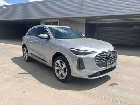 New 2025 Audi Q5 Premium AWD/4WD image 3
