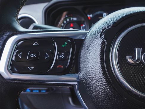 Used 2024 Jeep Wrangler Unlimited Sahara image 23