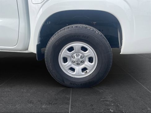 Used 2024 Nissan Frontier S image 31