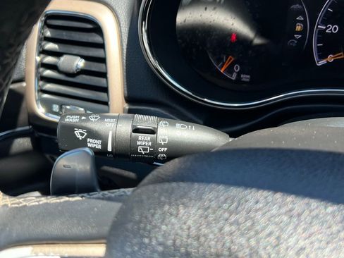 Used 2016 Jeep Grand Cherokee Limited image 33