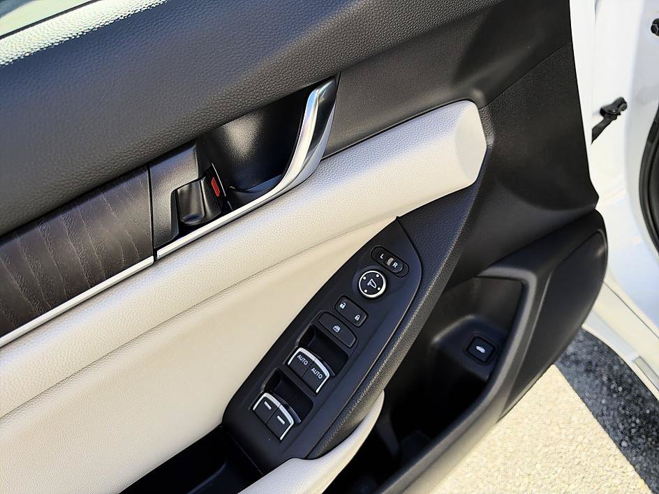 Used 2021 Honda Accord EX image 19