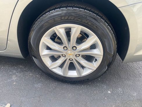 Used 2025 Chevrolet Malibu LT FWD image 19