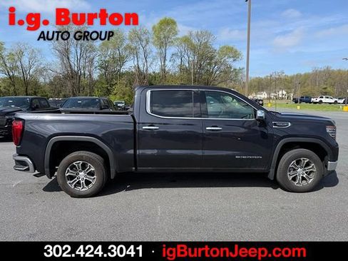 Used 2025 GMC Sierra 1500 SLT image 2