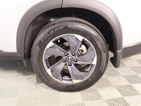 Used 2025 Nissan Rogue SV FWD image 17