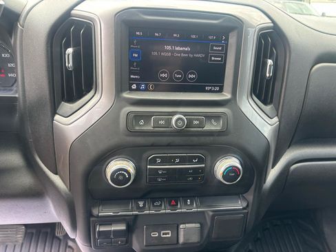 Used 2021 GMC Sierra 3500 4x4 Crew Cab w/ Convenience Package image 17