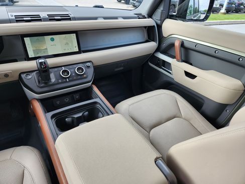 Certified 2023 Land Rover Defender 110 SE AWD/4WD image 14