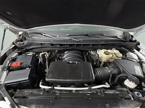 Used 2021 Chevrolet Suburban Premier image 38