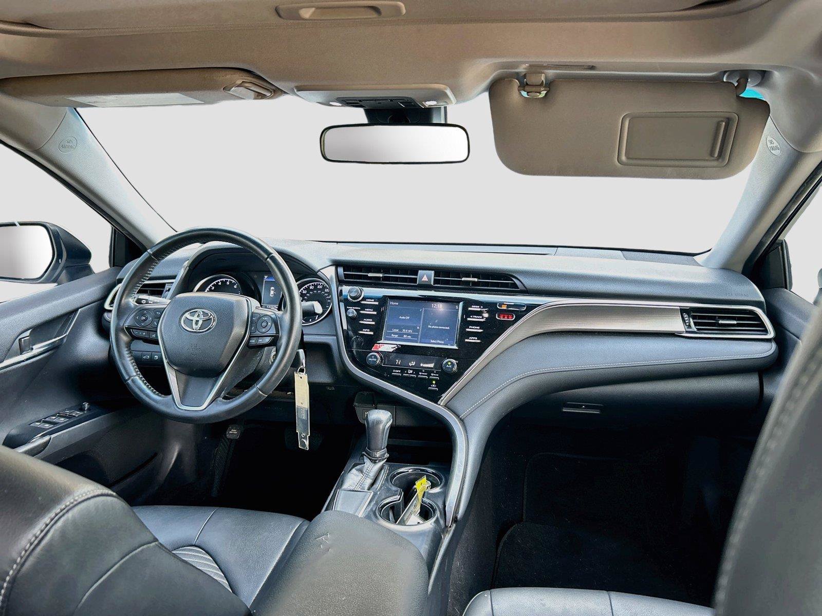 Used 2018 Toyota Camry SE w/ Moonroof Package FWD image 17