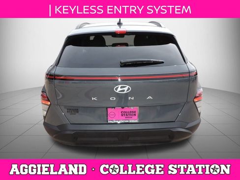 Used 2025 Hyundai Kona SEL image 5